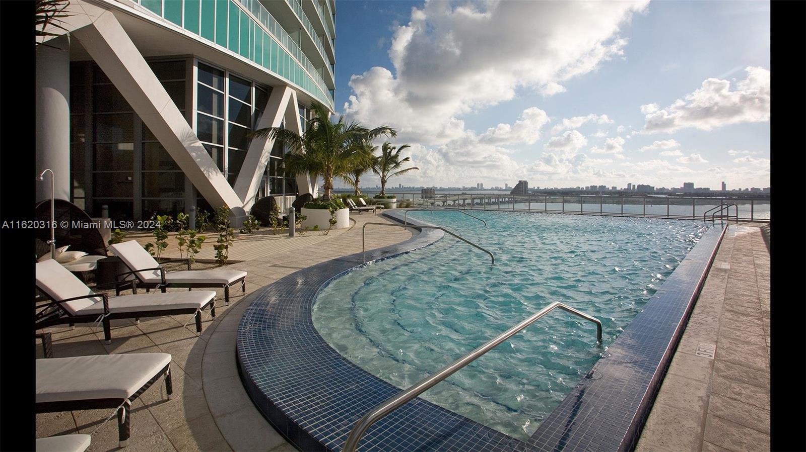 888 Biscayne Blvd #2701, Miami FL 33132