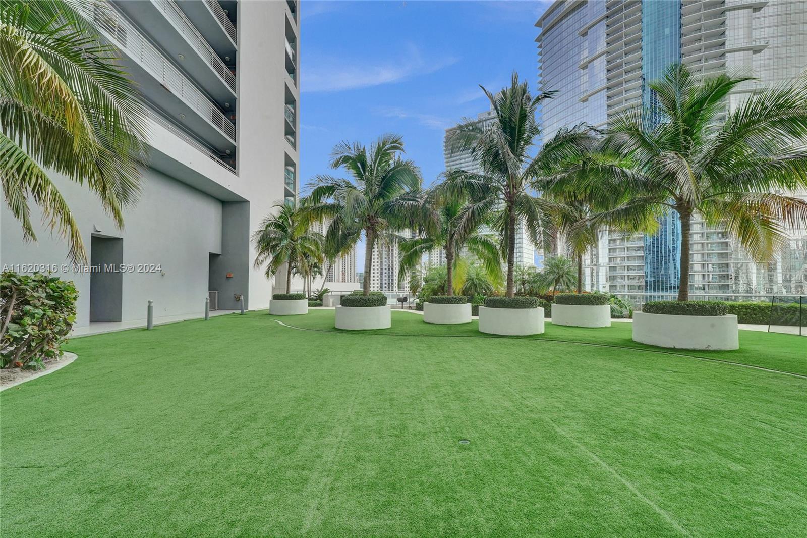 888 Biscayne Blvd #2701, Miami FL 33132