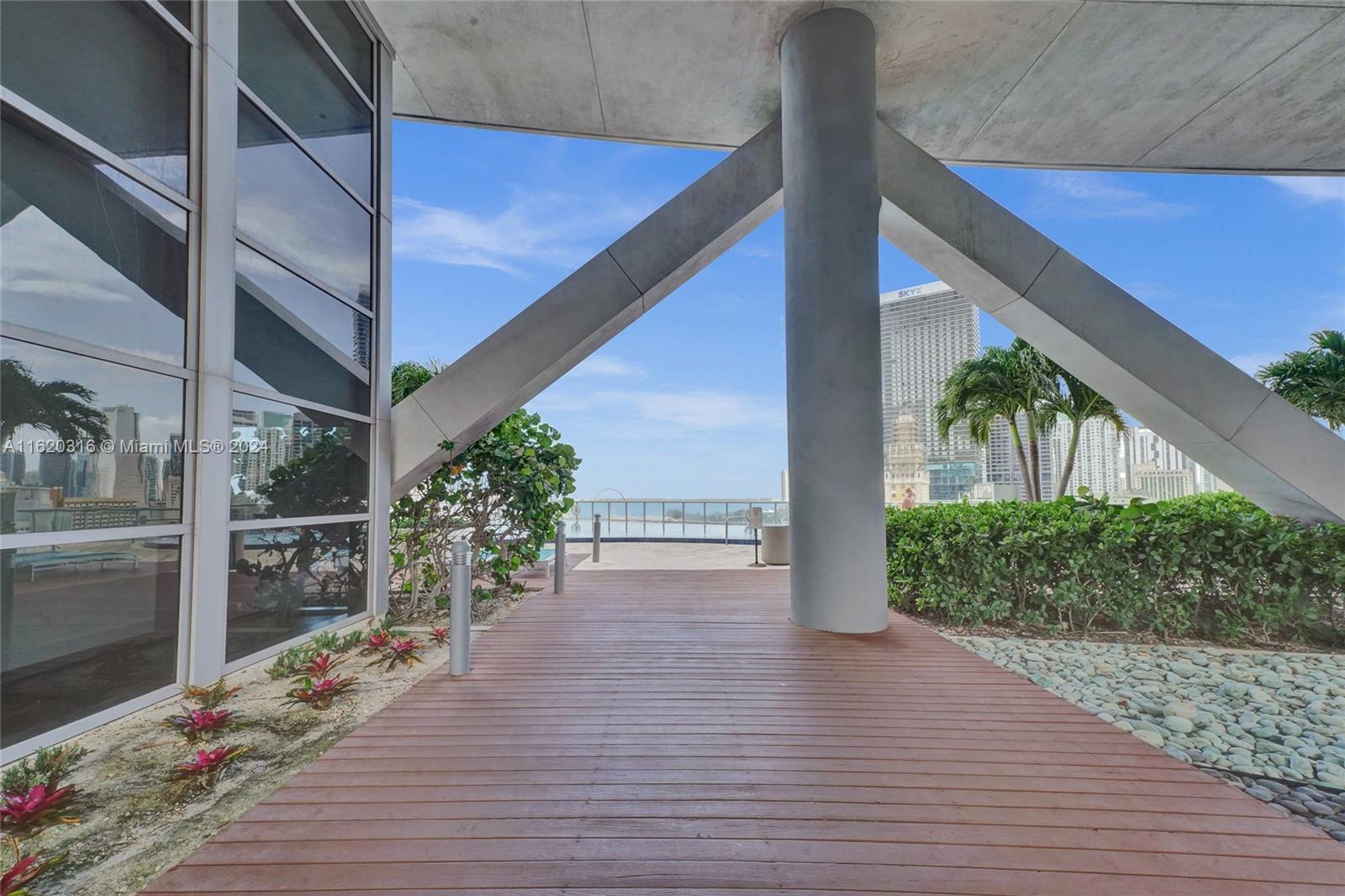 888 Biscayne Blvd #2701, Miami FL 33132