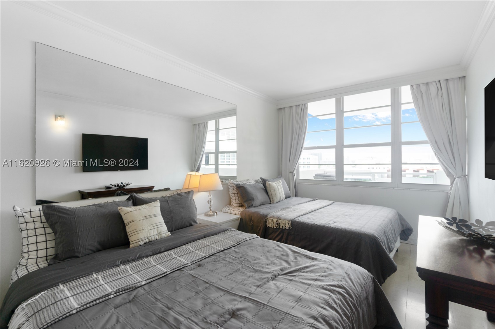 100 Lincoln Rd #820, Miami Beach FL 33139