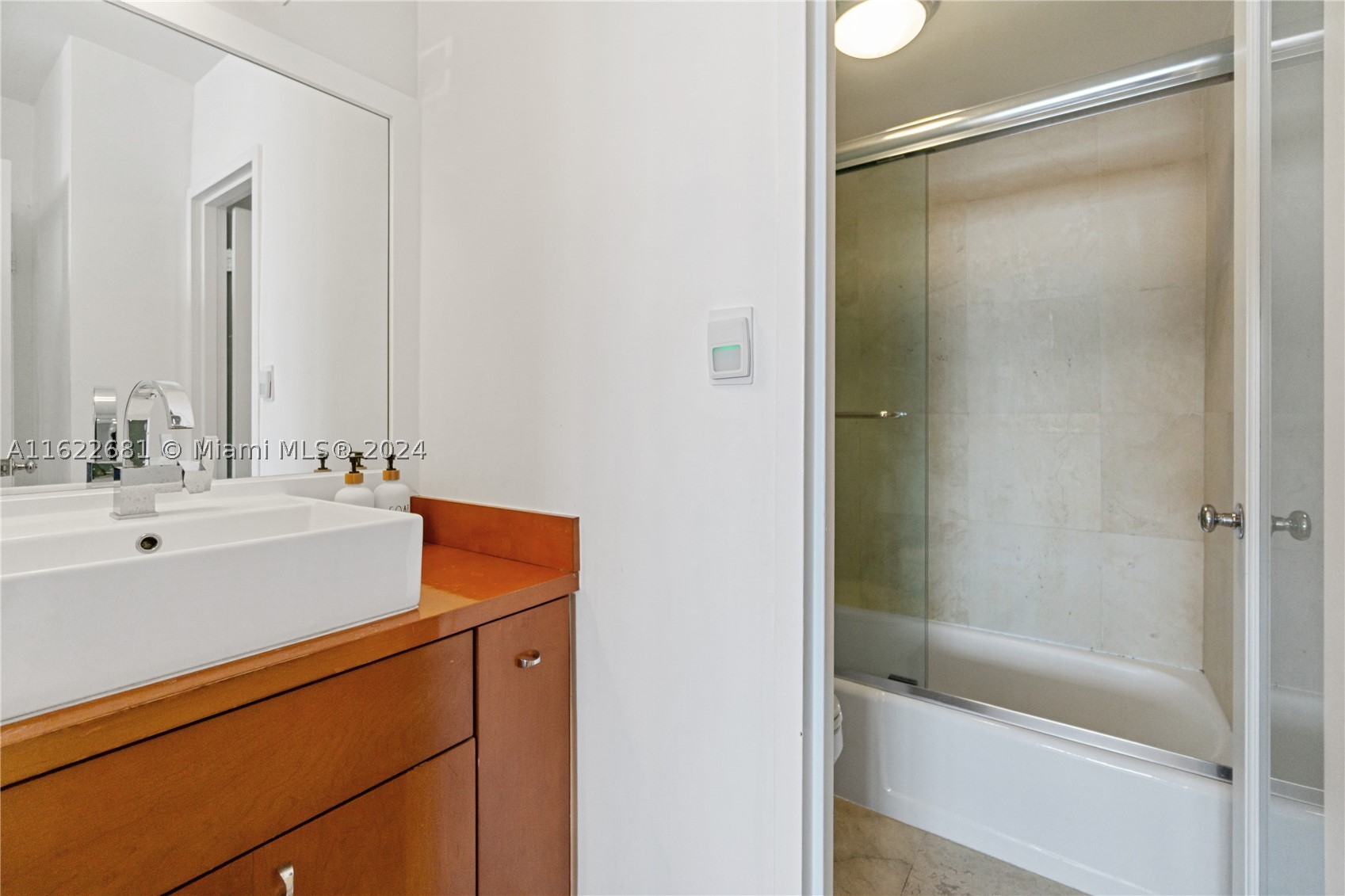 100 Lincoln Rd #1422, Miami Beach FL 33139