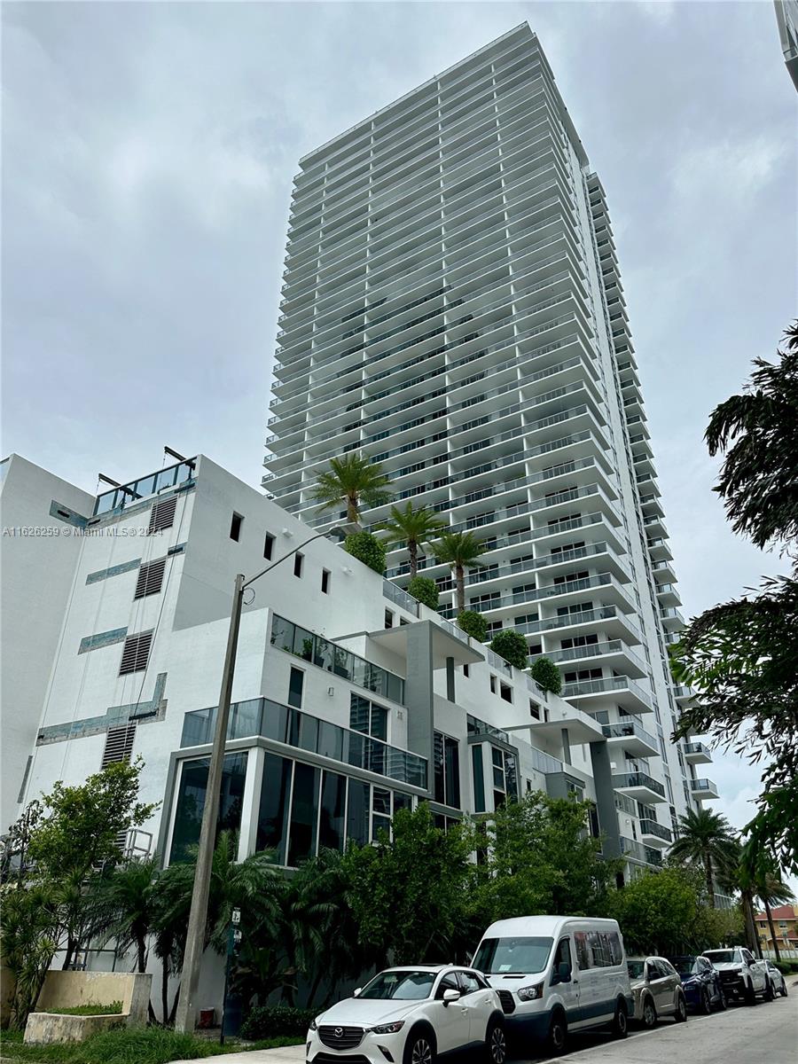 600 NE 27th St #2302, Miami FL 33137