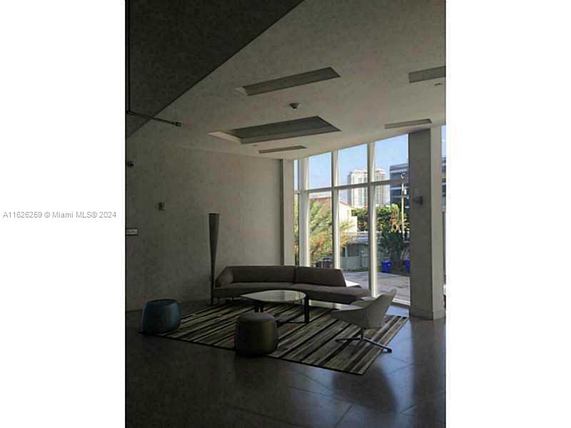 600 NE 27th St #2302, Miami FL 33137