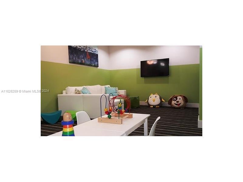 600 NE 27th St #2302, Miami FL 33137