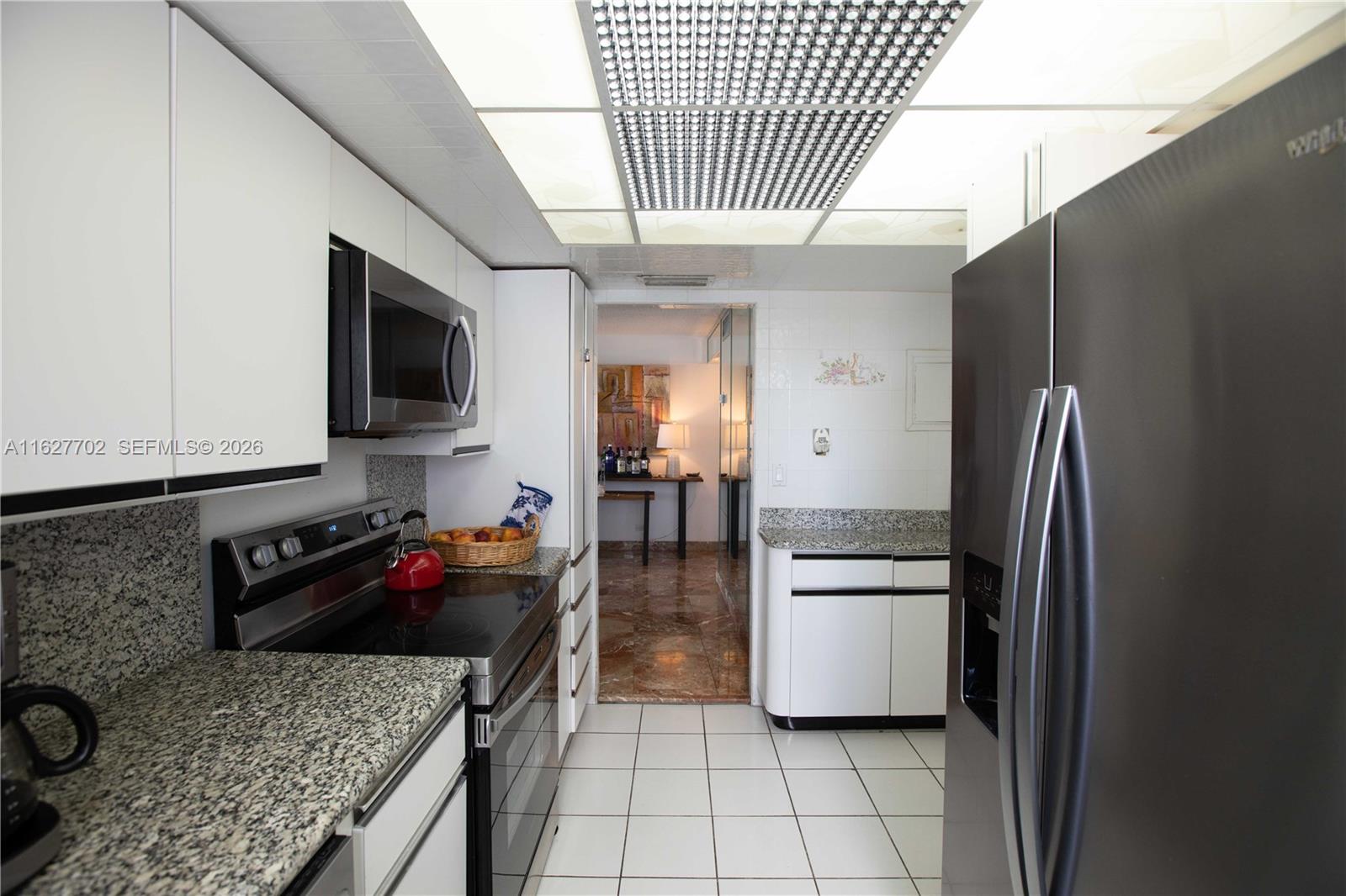 6039 Collins Ave #1728, Miami Beach FL 33140
