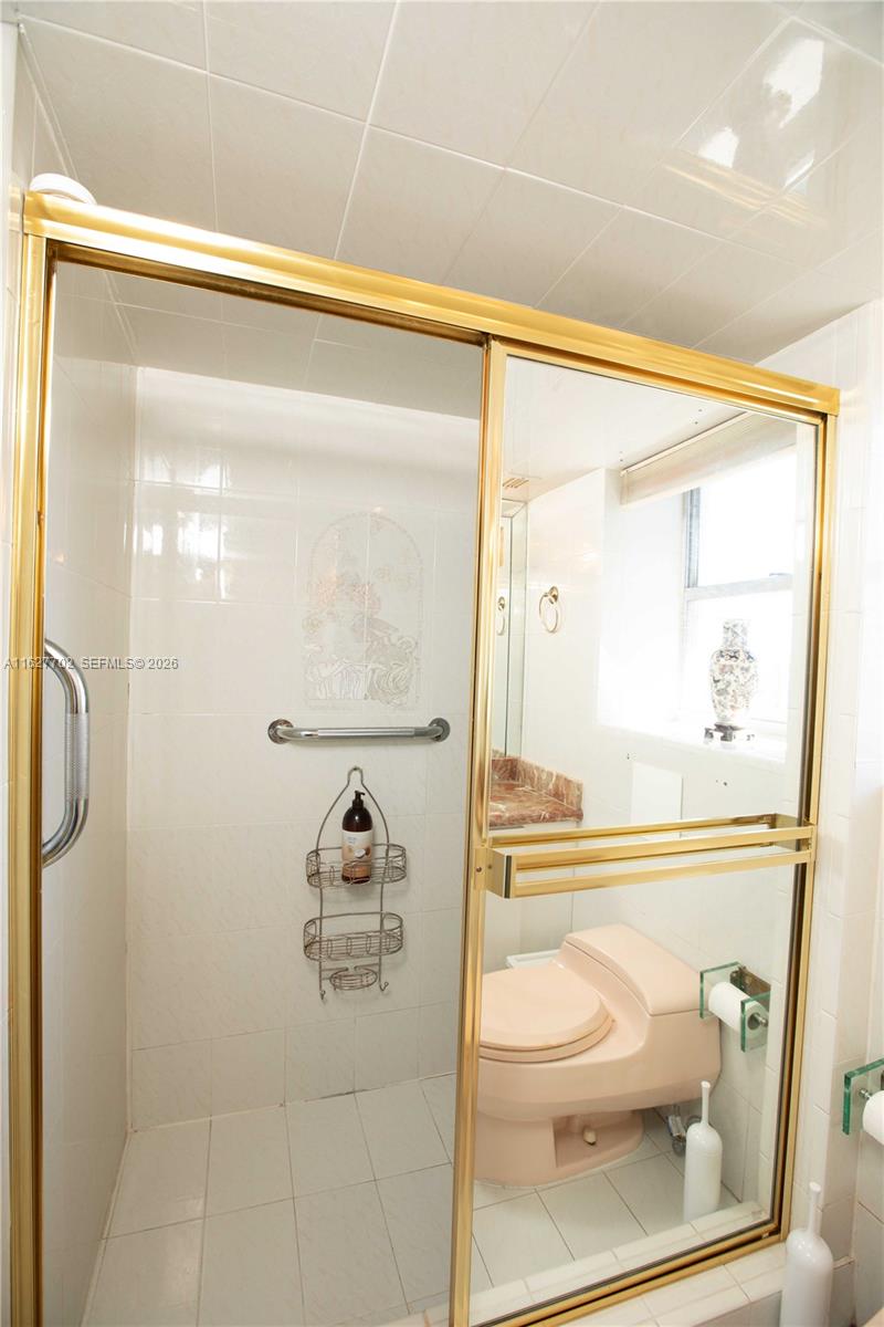 6039 Collins Ave #1728, Miami Beach FL 33140