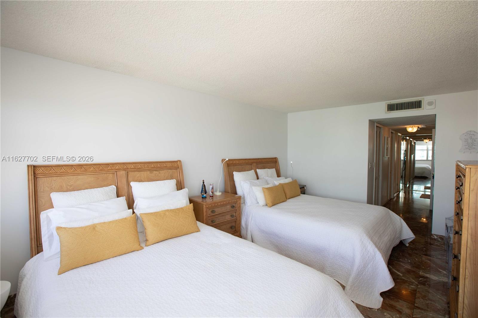 6039 Collins Ave #1728, Miami Beach FL 33140