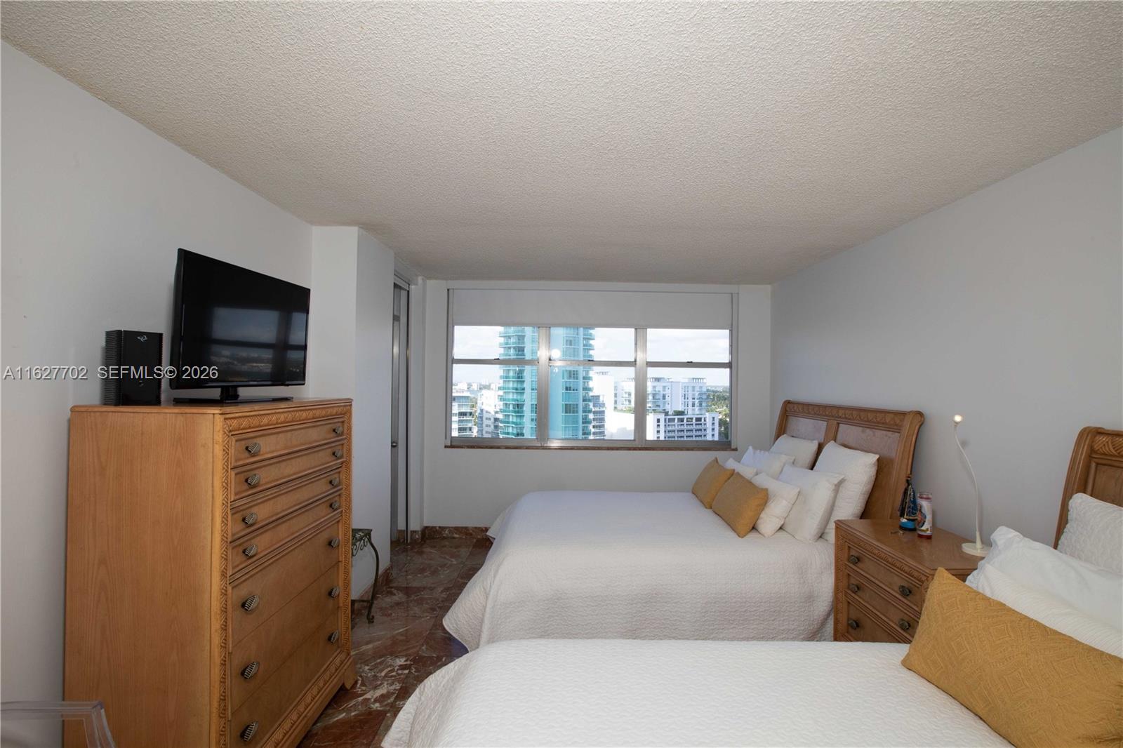 6039 Collins Ave #1728, Miami Beach FL 33140