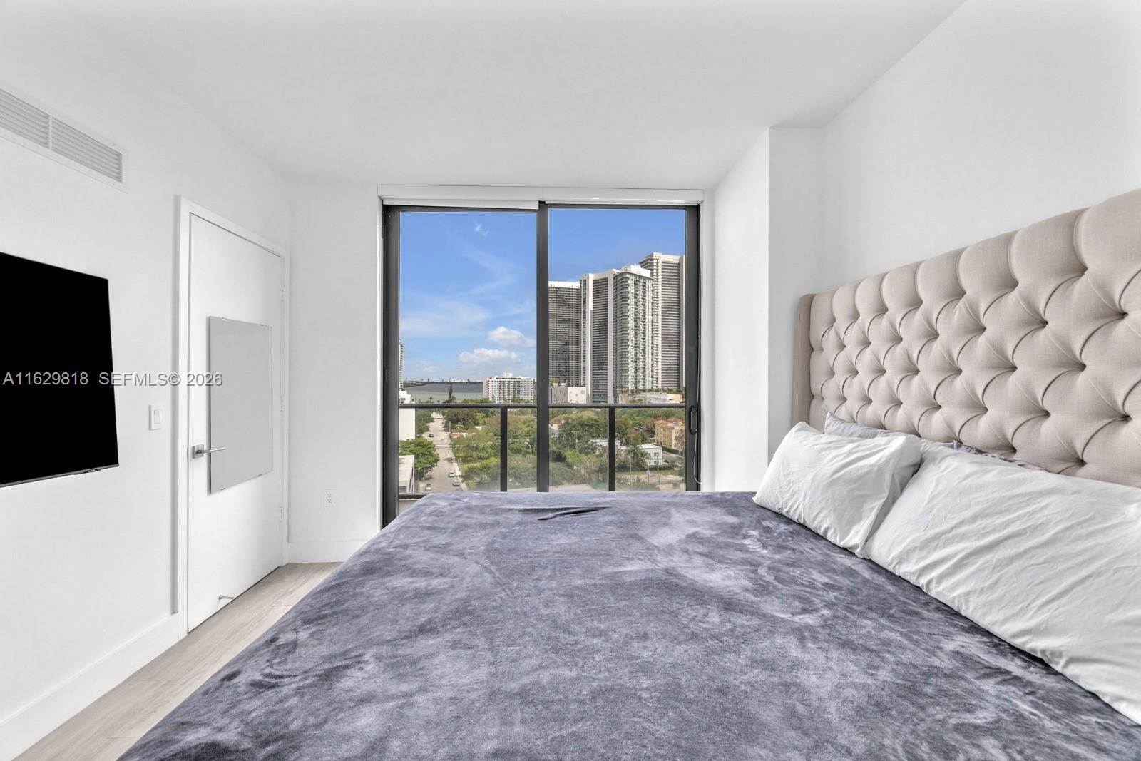 121 NE 34th St #905, Miami FL 33137