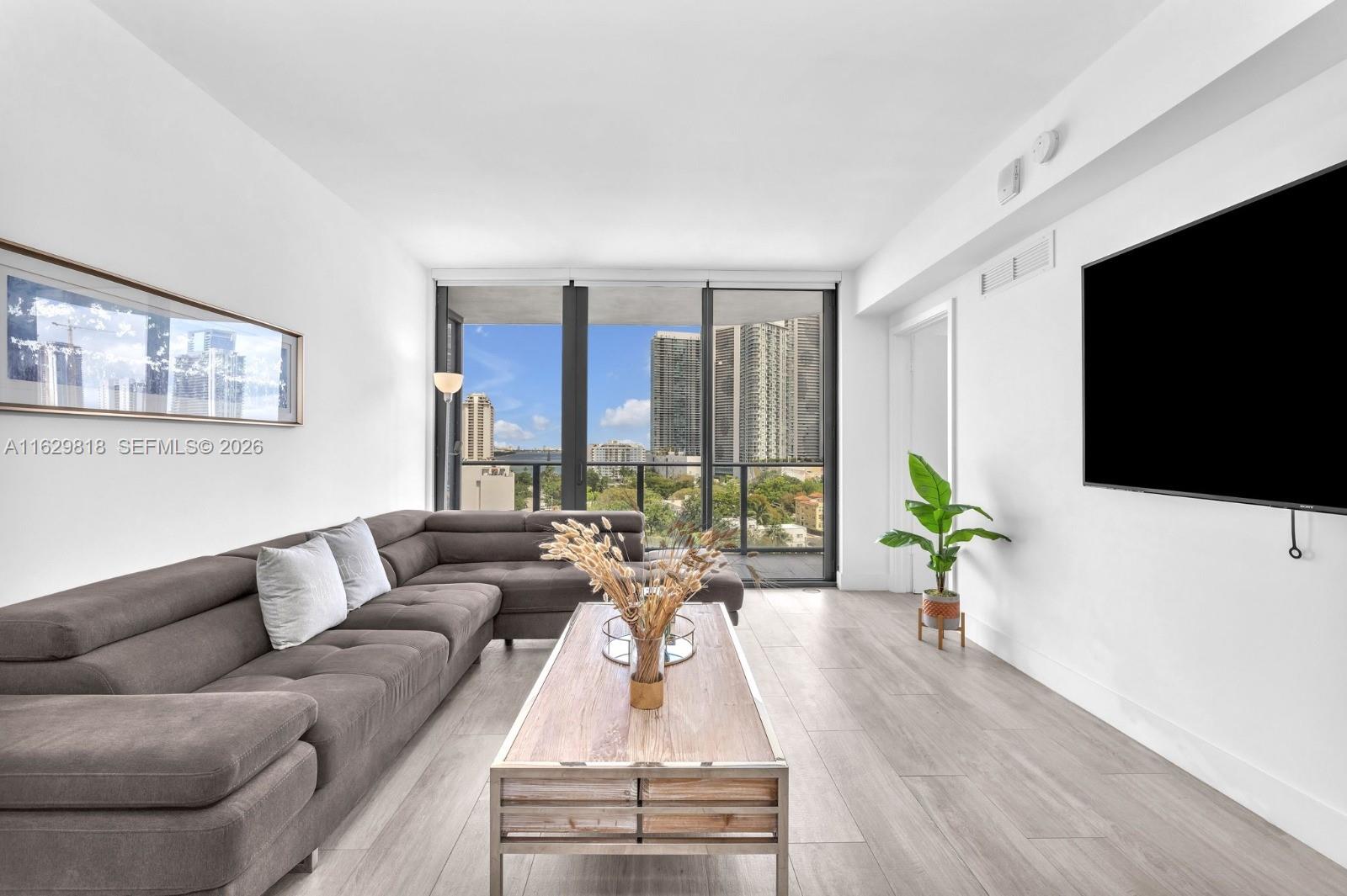 121 NE 34th St #905, Miami FL 33137