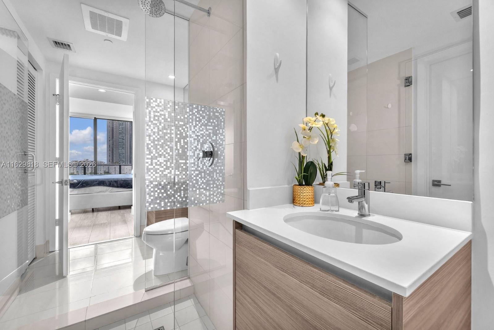 121 NE 34th St #905, Miami FL 33137