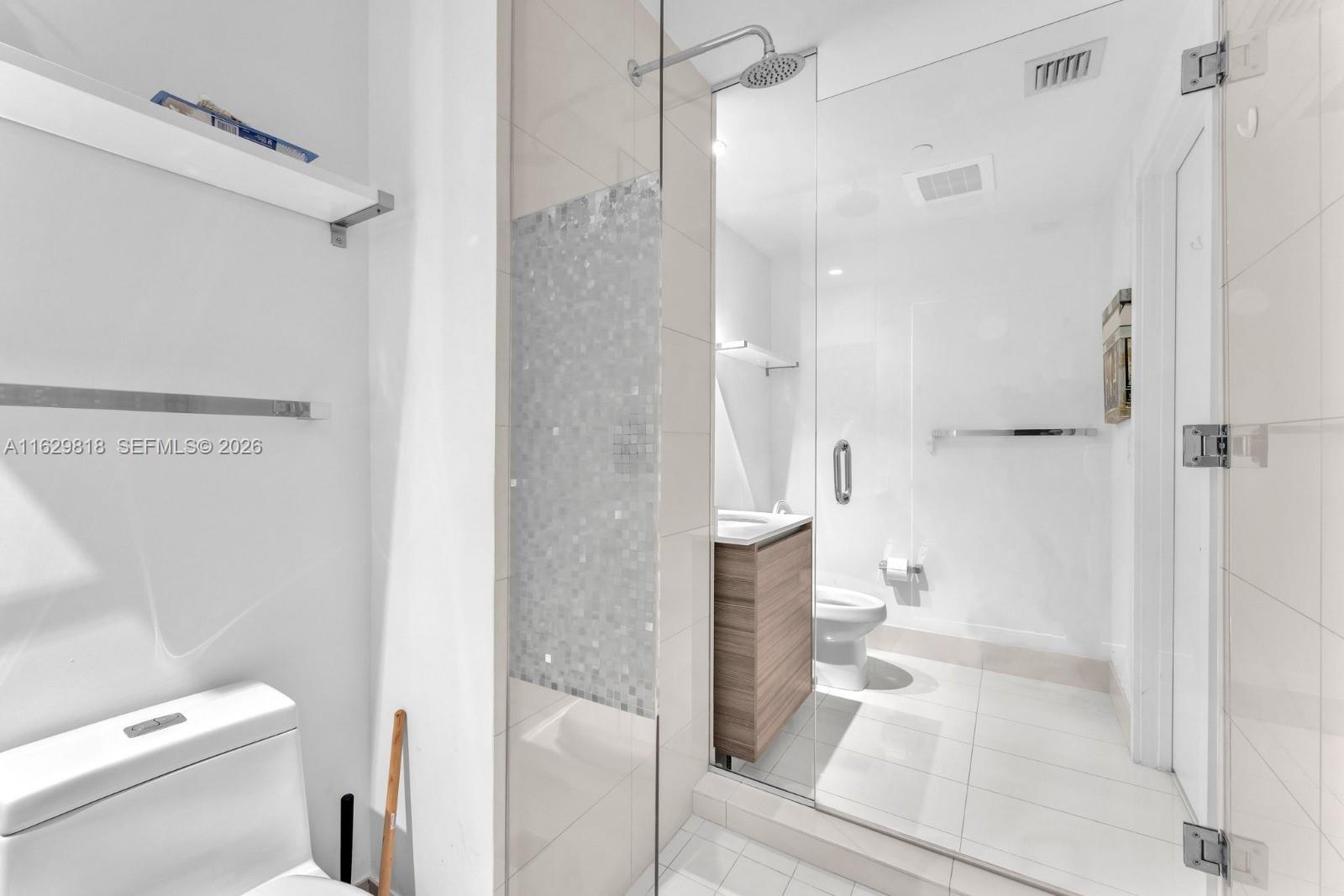 121 NE 34th St #905, Miami FL 33137