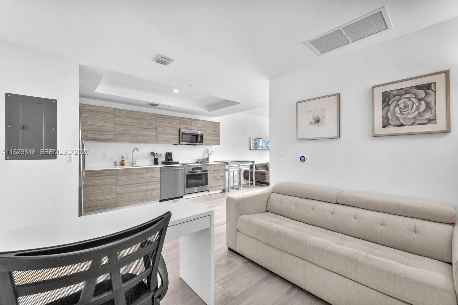 121 NE 34th St #905, Miami FL 33137