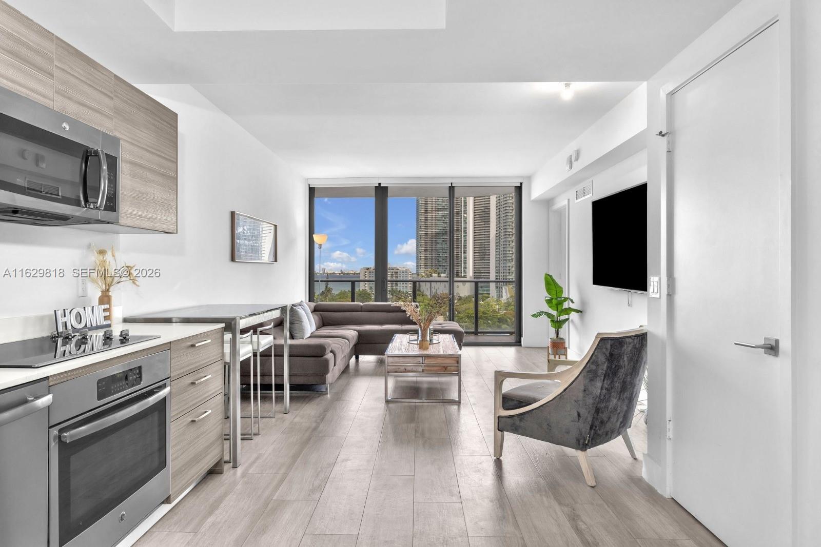 121 NE 34th St #905, Miami FL 33137