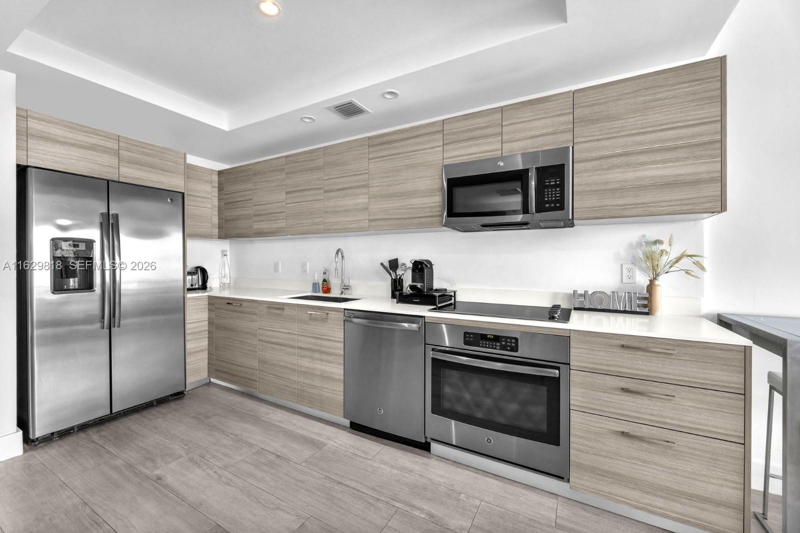 121 NE 34th St #905, Miami FL 33137
