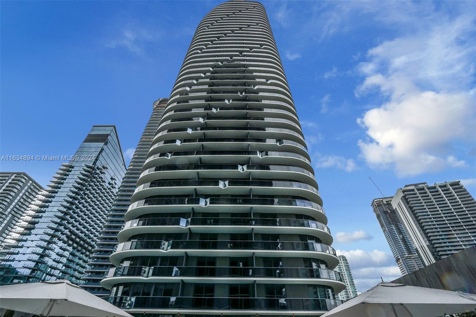 55 SW 9th ST #2108, Miami FL 33130