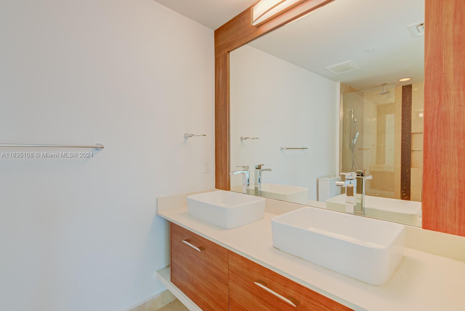 601 NE 27th St #1502, Miami FL 33137