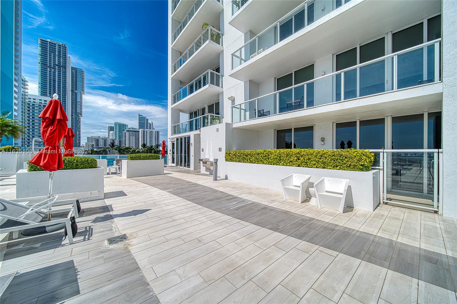 601 NE 27th St #1502, Miami FL 33137