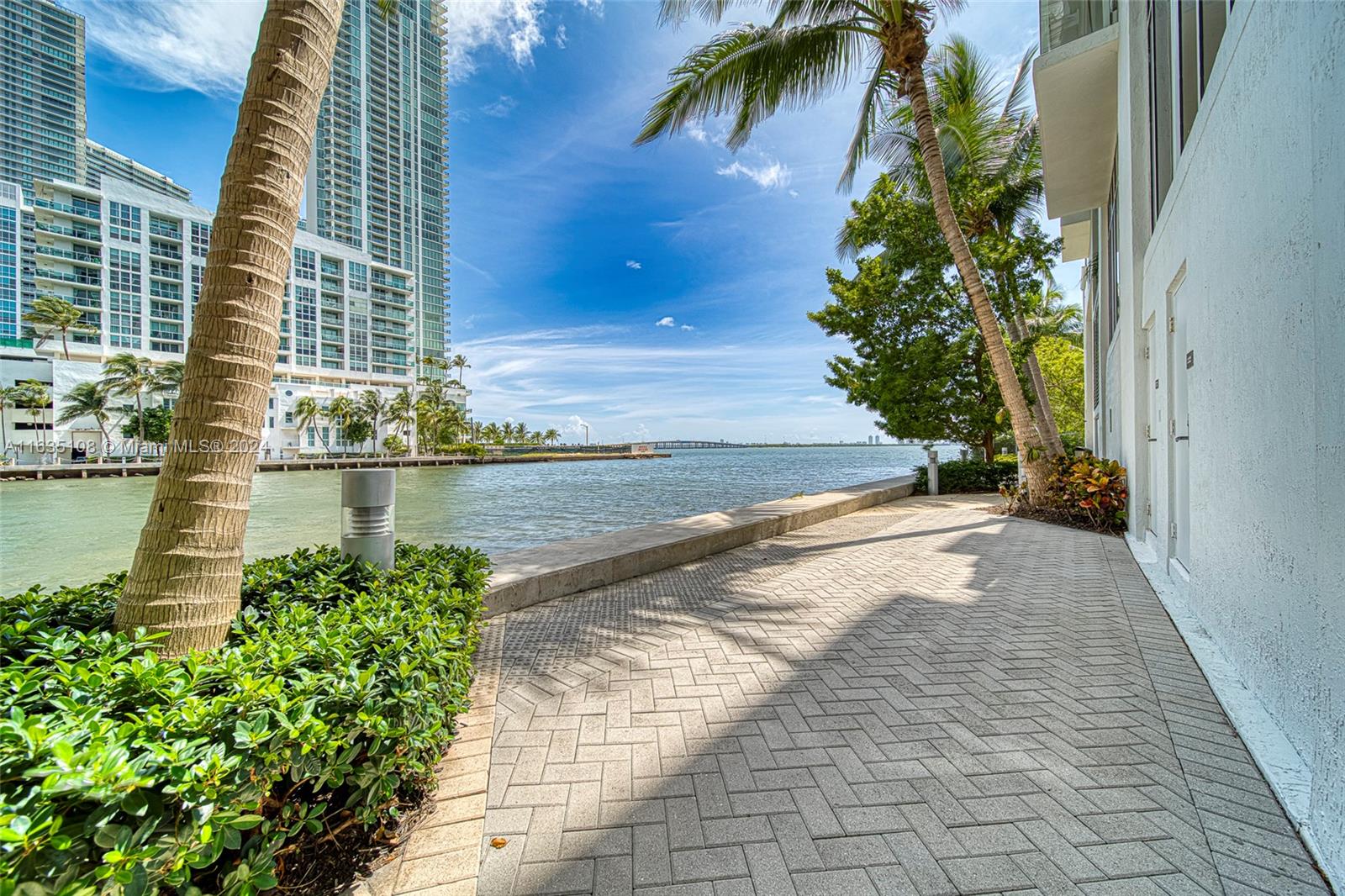 601 NE 27th St #1502, Miami FL 33137