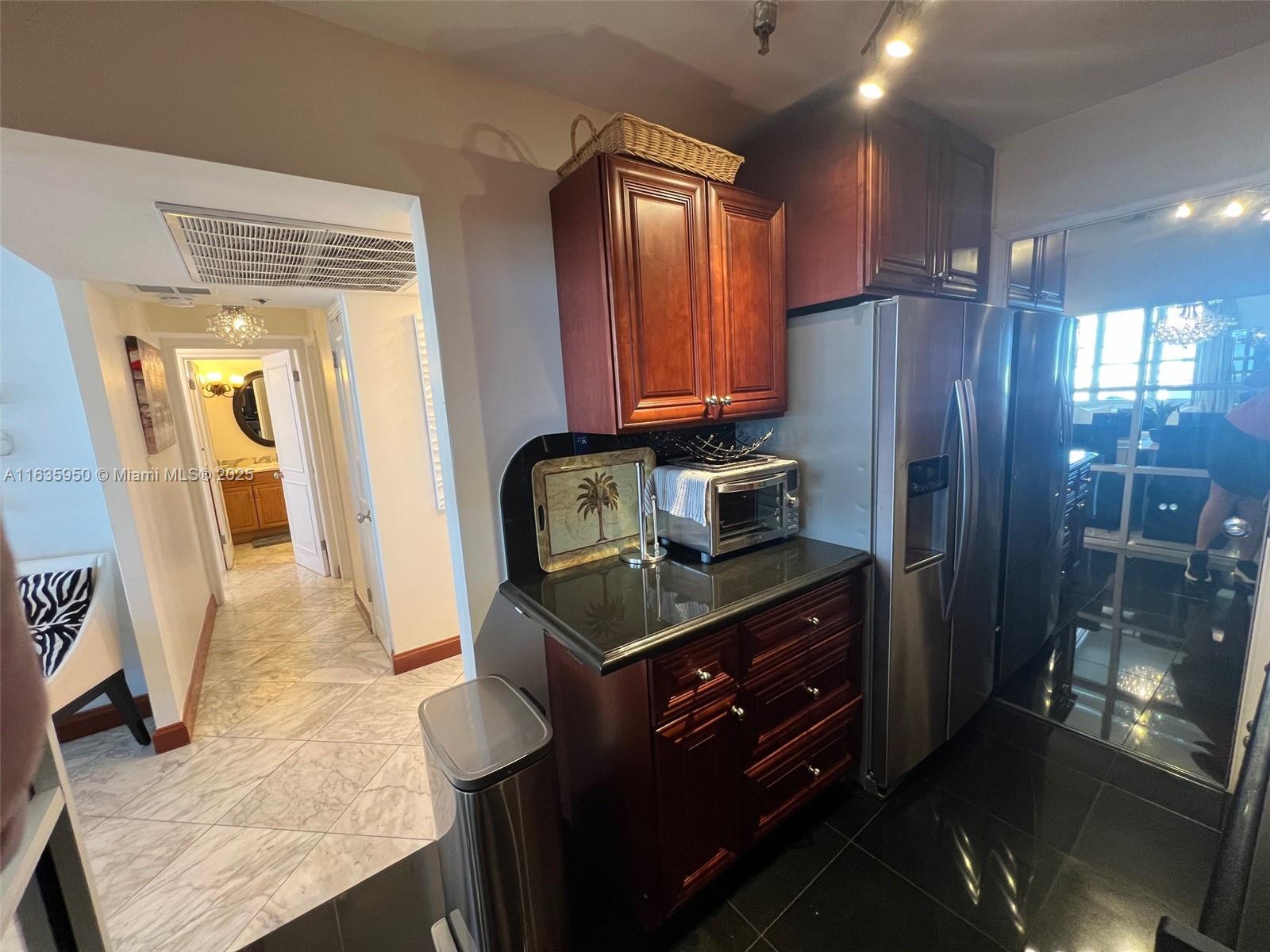 100 Lincoln Rd #1633, Miami Beach FL 33139