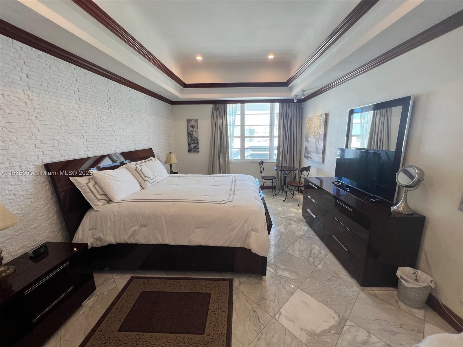 100 Lincoln Rd #1633, Miami Beach FL 33139