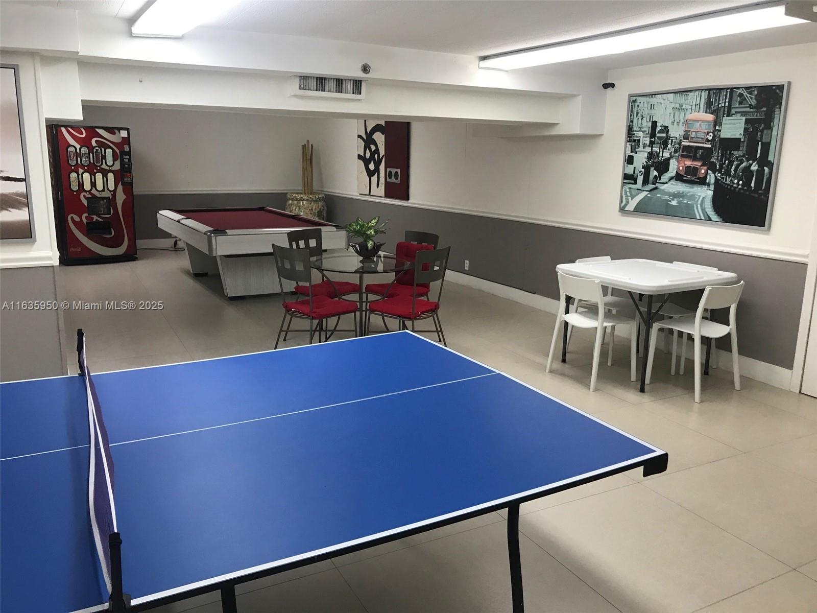 100 Lincoln Rd #1633, Miami Beach FL 33139
