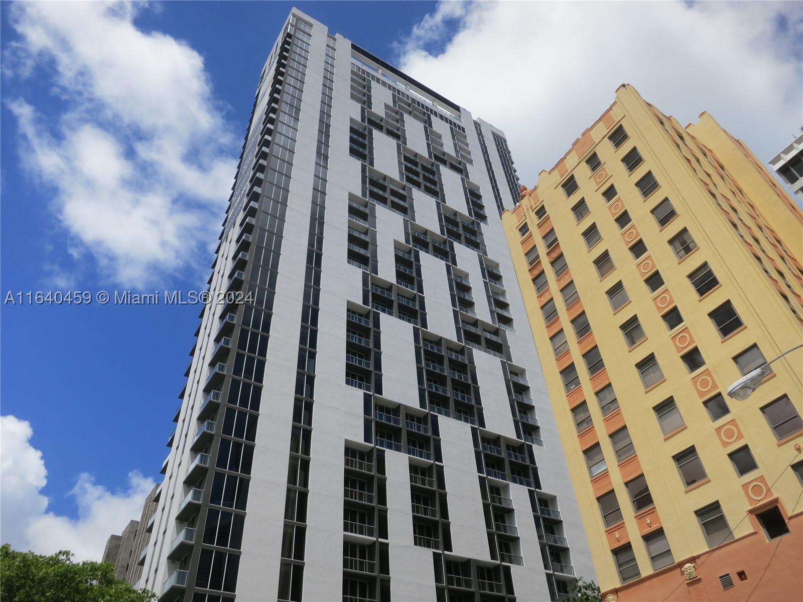 151 SE 1 St #1902, Miami FL 33131