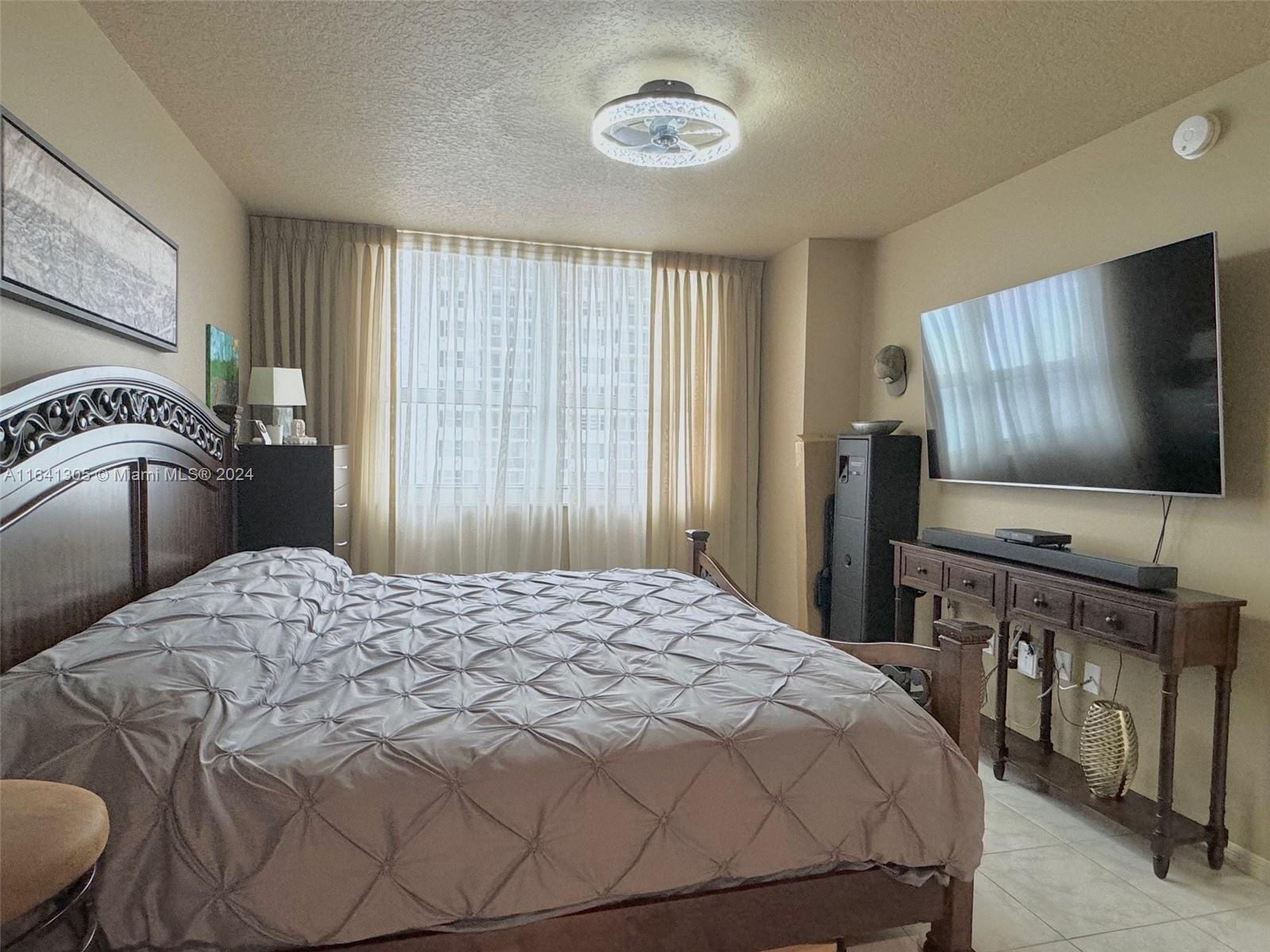 2080 S Ocean Dr #1607, Hallandale Beach FL 33009
