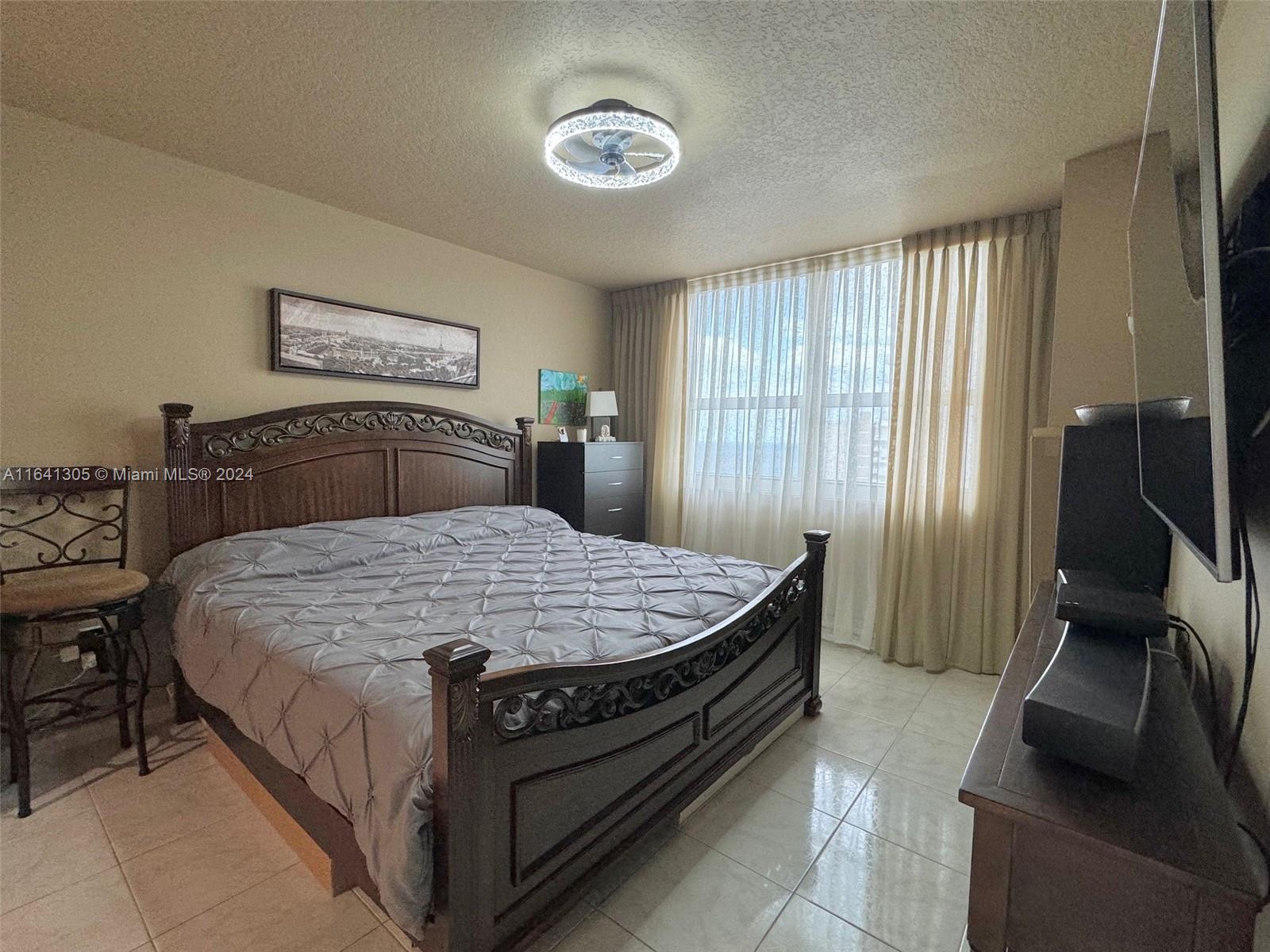 2080 S Ocean Dr #1607, Hallandale Beach FL 33009