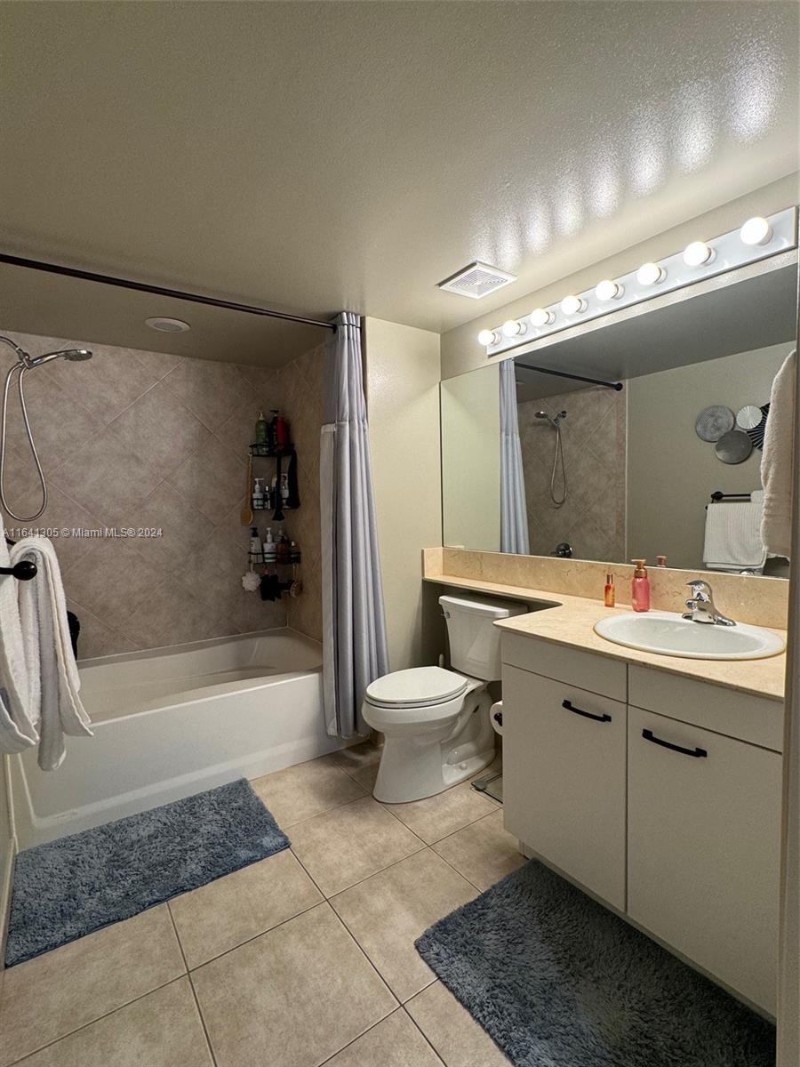 2080 S Ocean Dr #1607, Hallandale Beach FL 33009