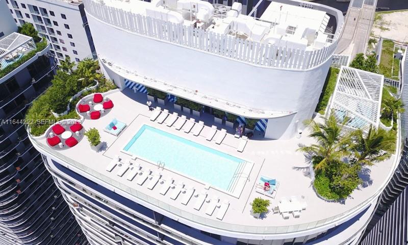 45 SW 9th St #1005, Miami FL 33130
