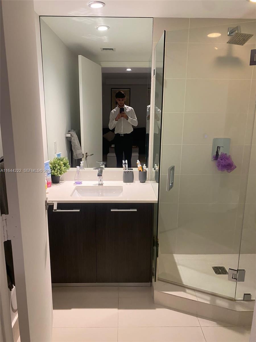 45 SW 9th St #1005, Miami FL 33130