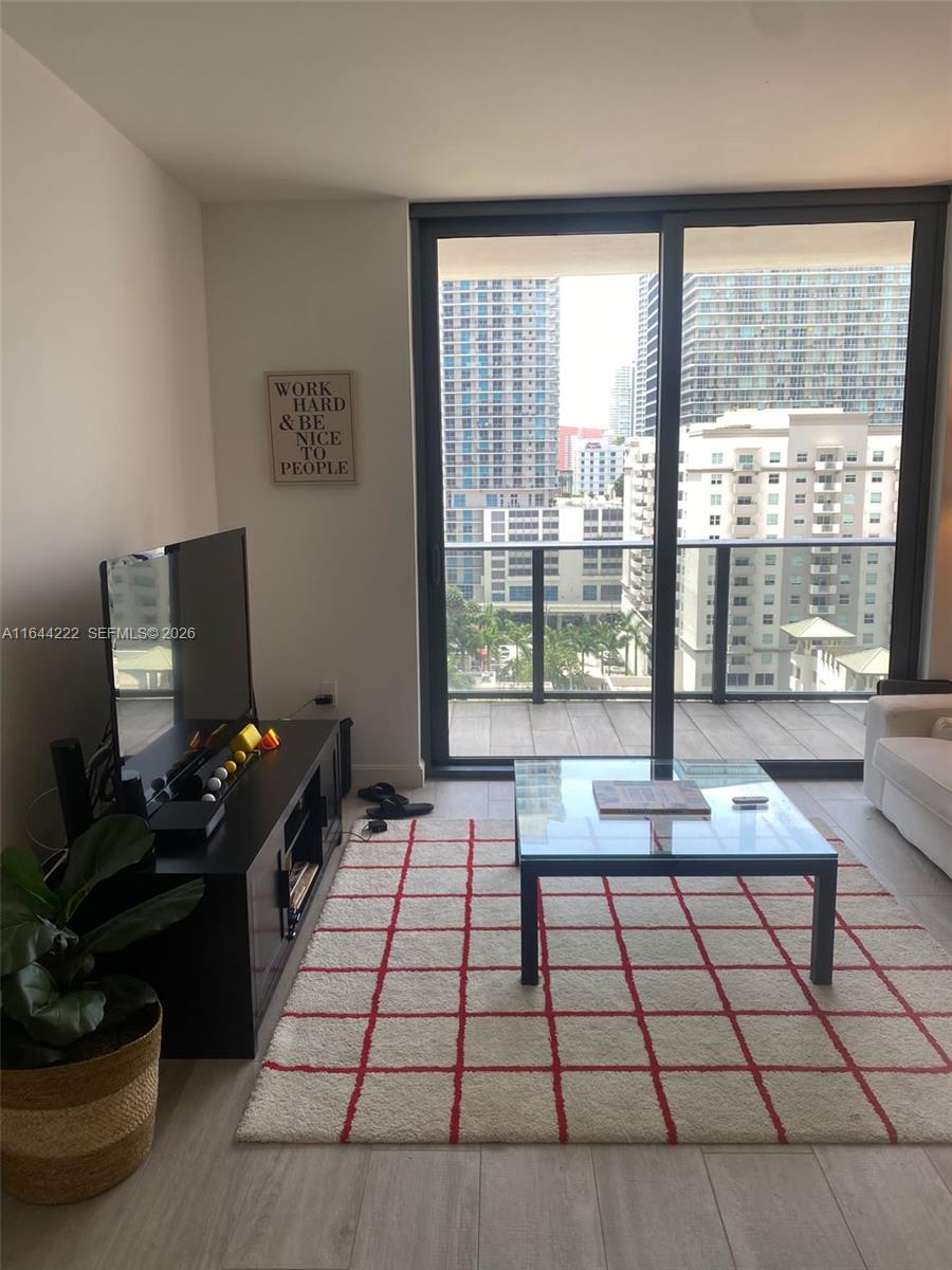 45 SW 9th St #1005, Miami FL 33130