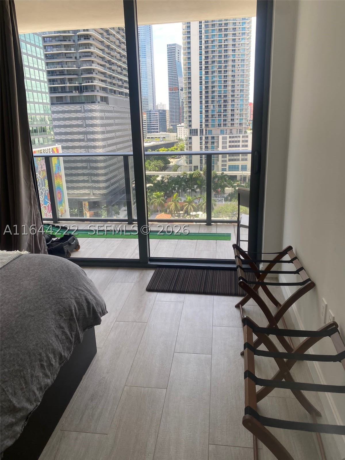 45 SW 9th St #1005, Miami FL 33130
