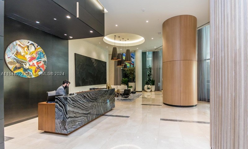 45 SW 9th St #1005, Miami FL 33130