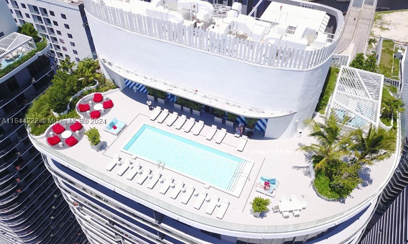 45 SW 9th St #1005, Miami FL 33130