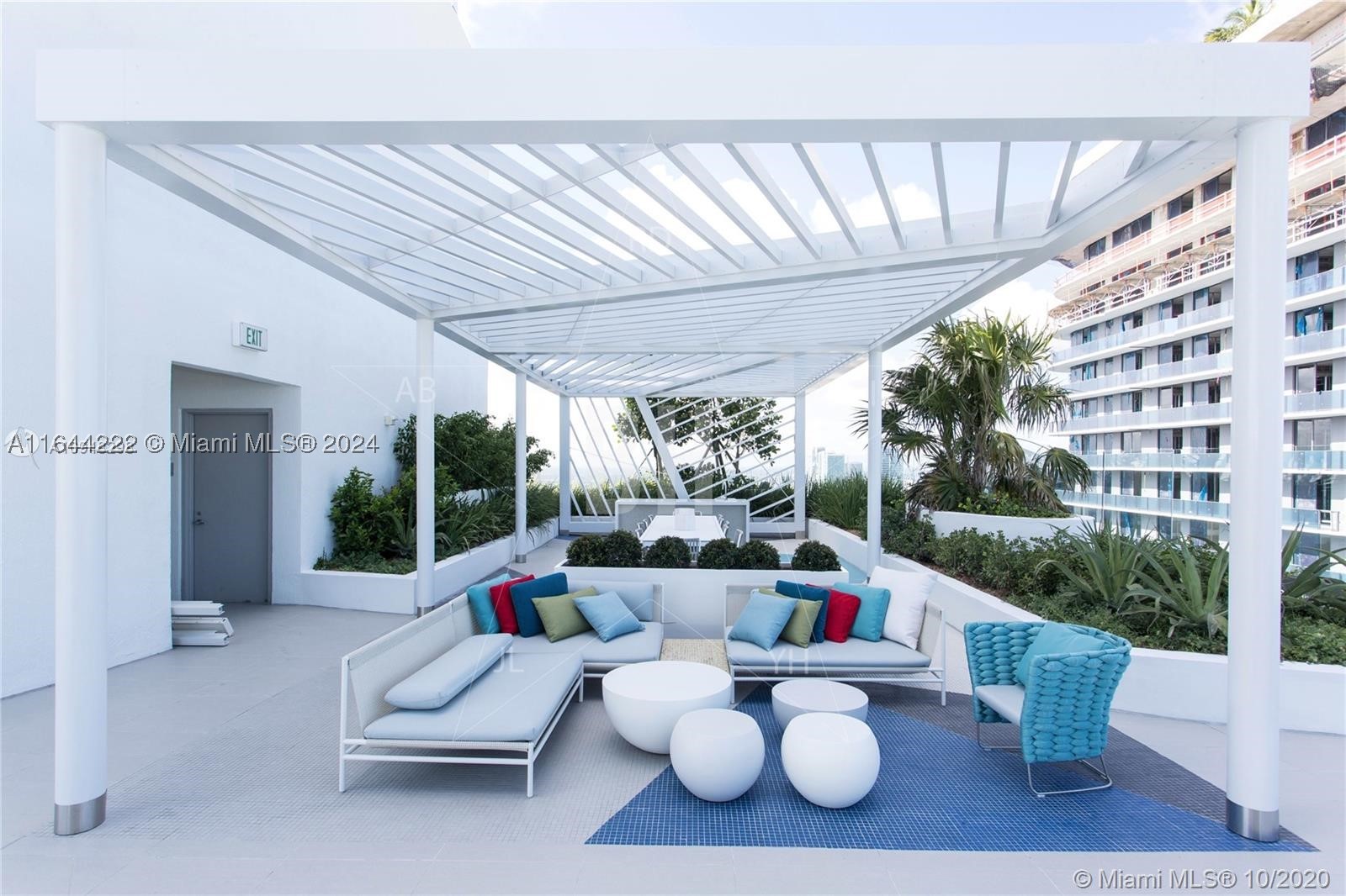 45 SW 9th St #1005, Miami FL 33130