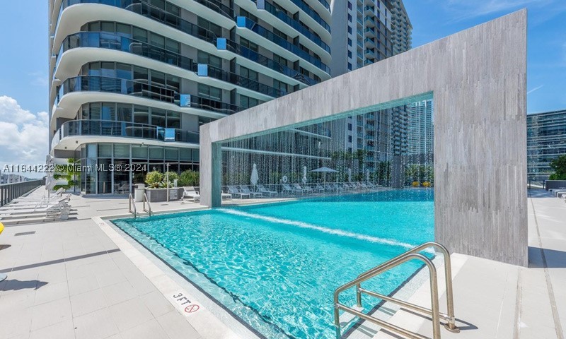 45 SW 9th St #1005, Miami FL 33130