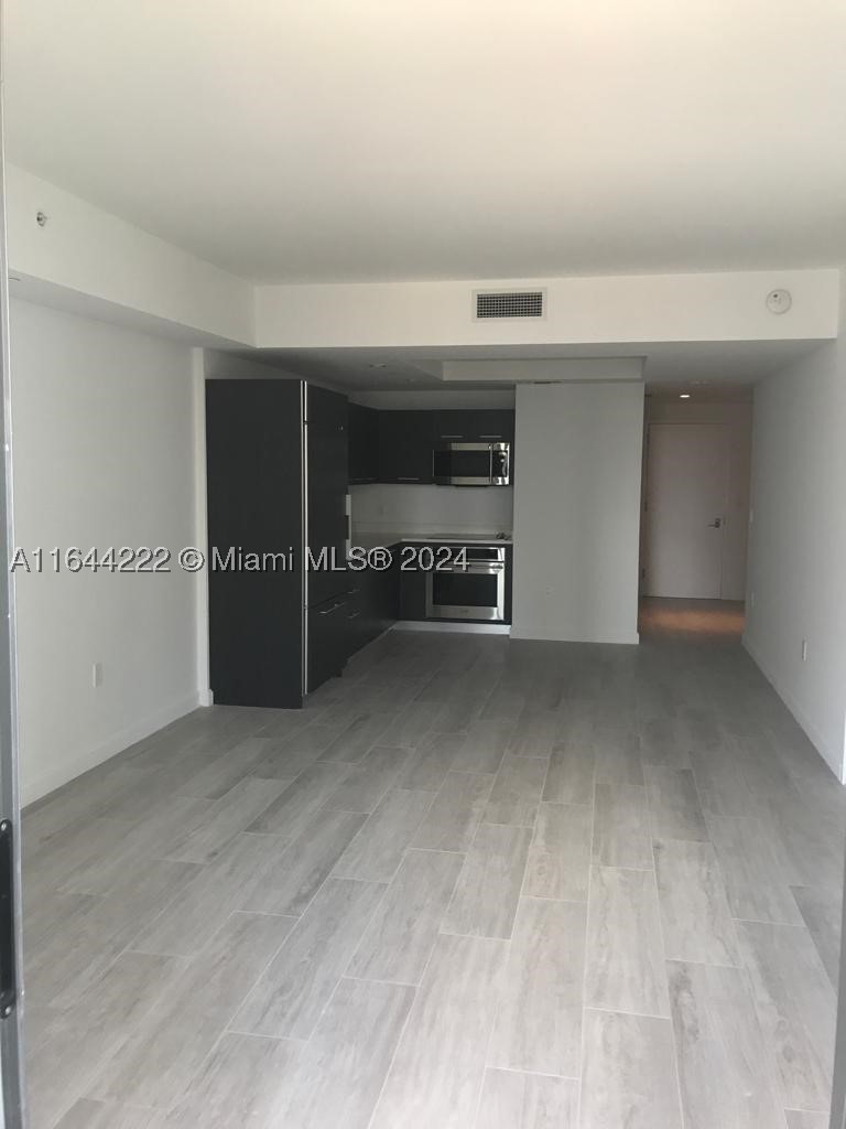 45 SW 9th St #1005, Miami FL 33130