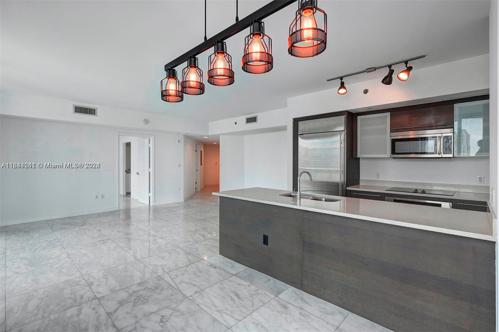 55 SE 6th St #3401, Miami FL 33131