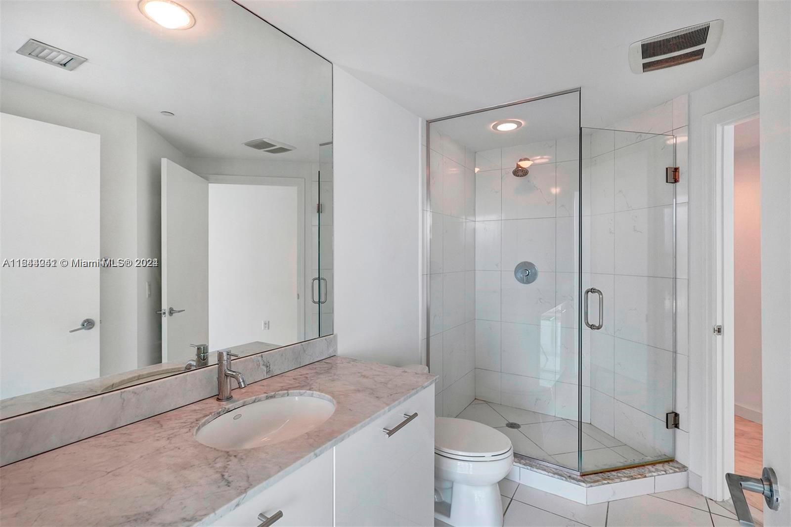 55 SE 6th St #3401, Miami FL 33131