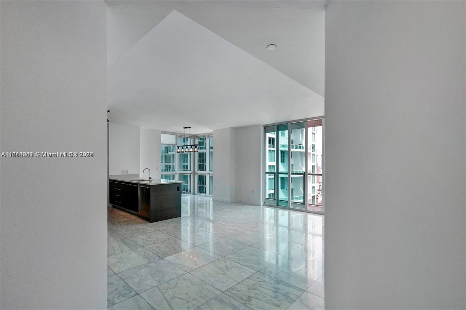 55 SE 6th St #3401, Miami FL 33131