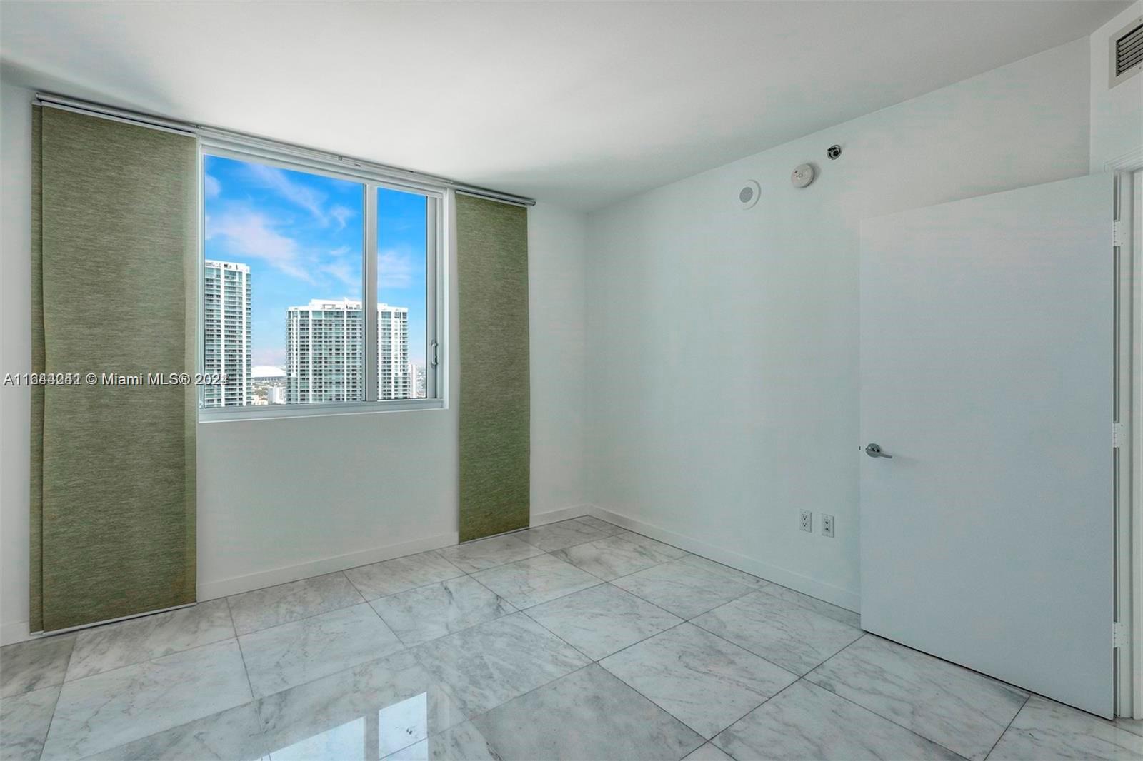 55 SE 6th St #3401, Miami FL 33131
