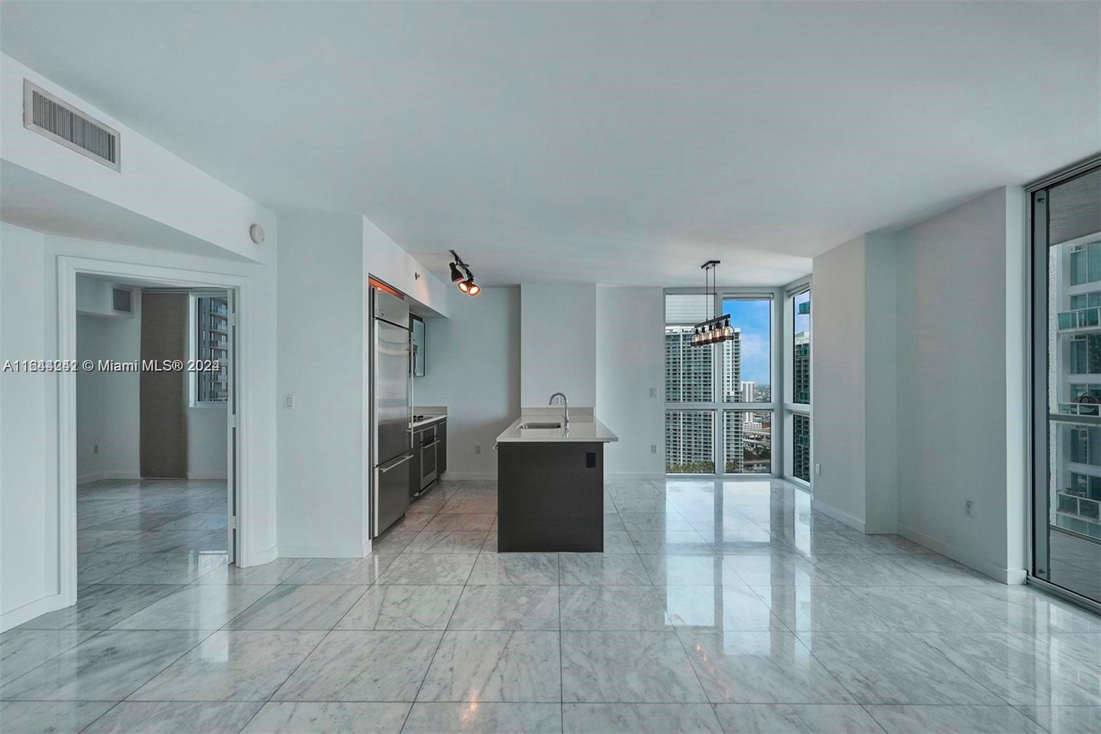 55 SE 6th St #3401, Miami FL 33131