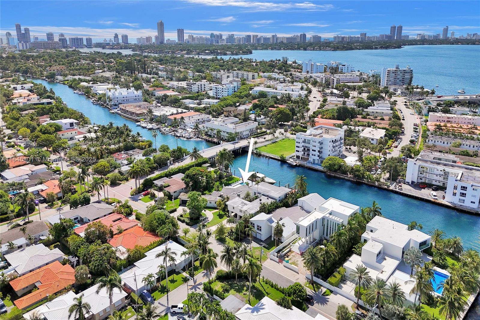 1020 S Shore Dr, Miami Beach FL 33141
