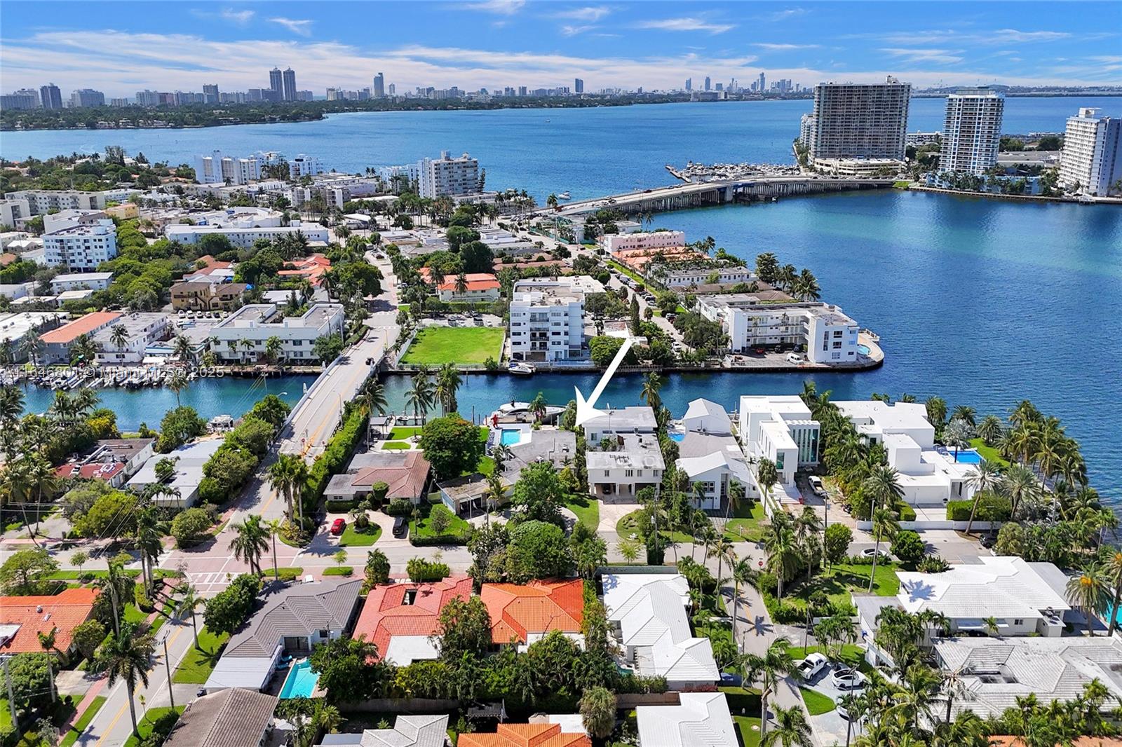 1020 S Shore Dr, Miami Beach FL 33141
