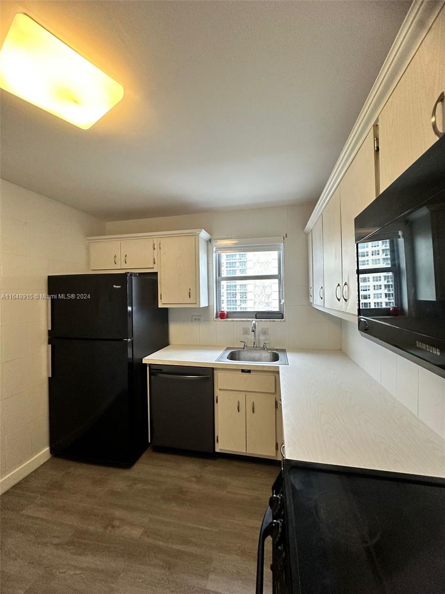 5555 Collins Ave #10B, Miami Beach FL 33140