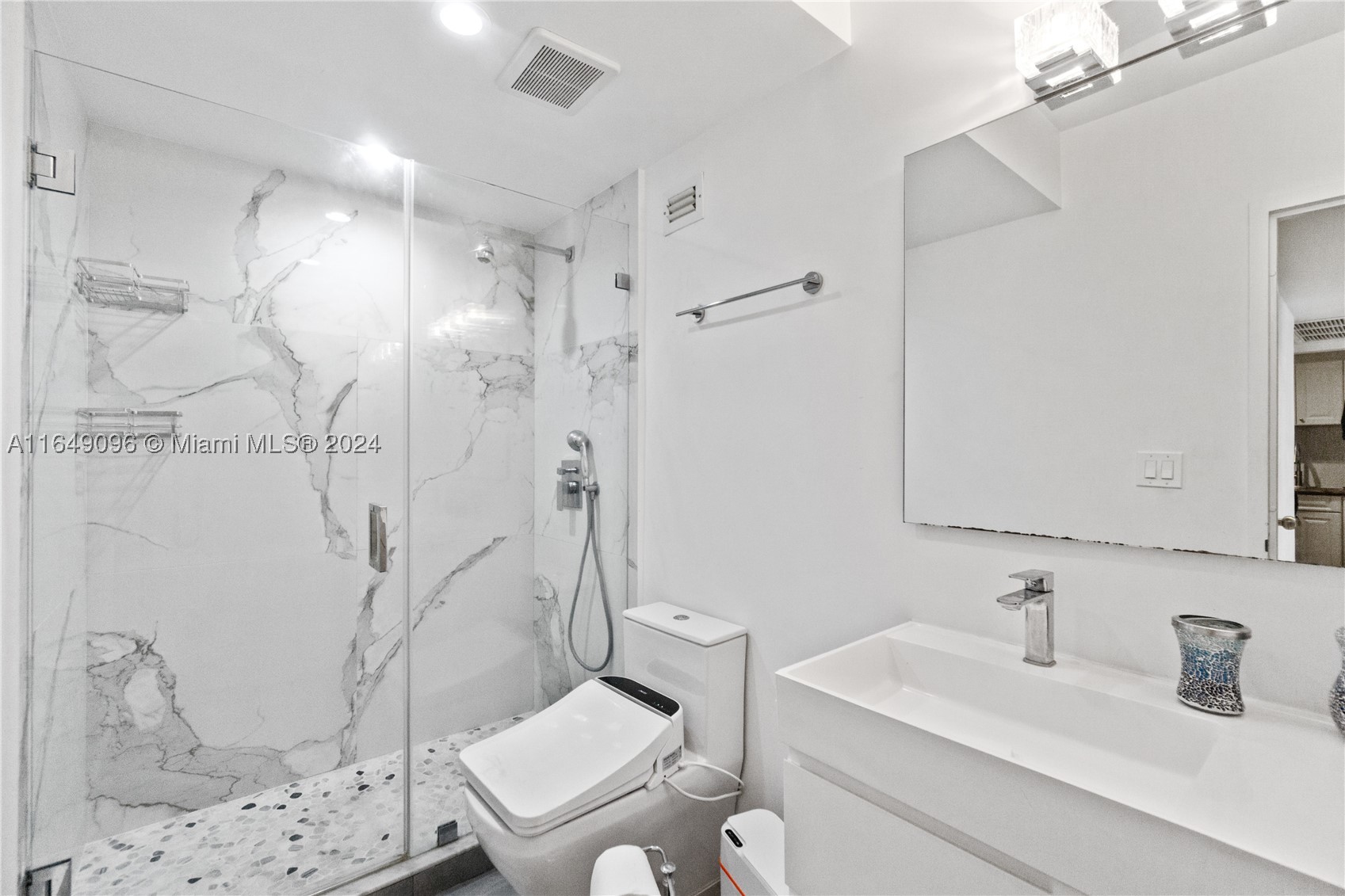 Miami Beach FL 33139 - A11649096