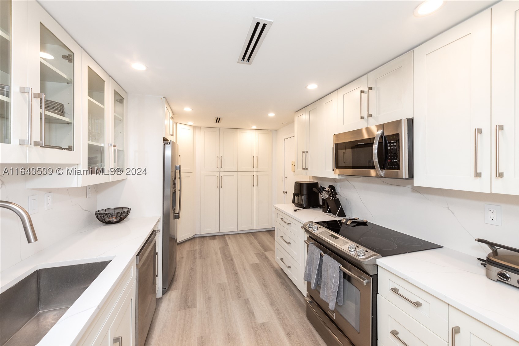 1111 Crandon Blvd #A306, Key Biscayne FL 33149
