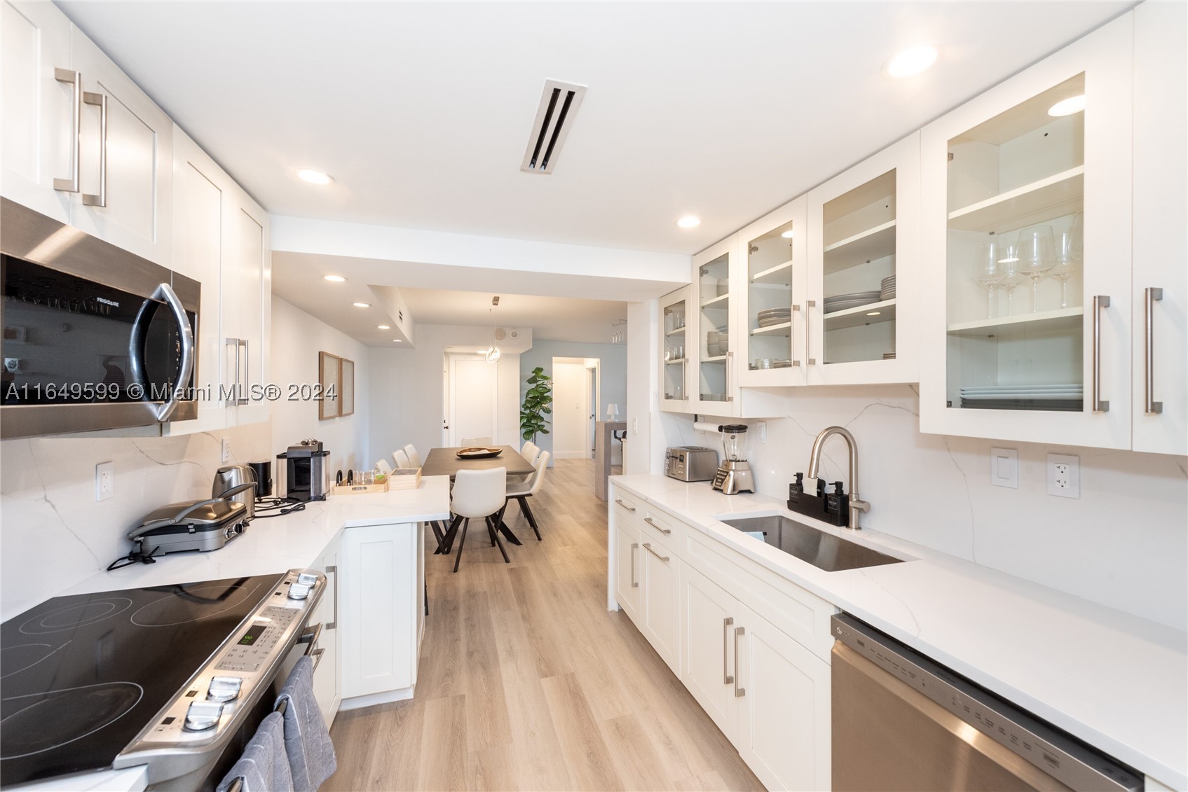 1111 Crandon Blvd #A306, Key Biscayne FL 33149